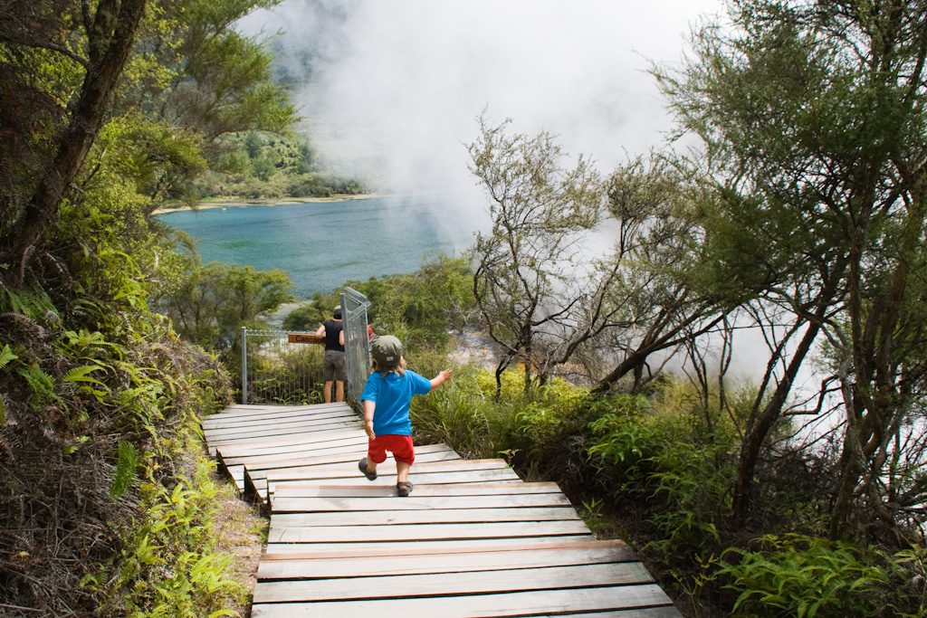 Lake Taupo mit Kindern Orakei Korako