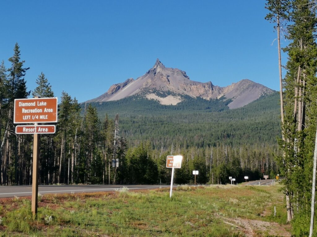 Diamond Lake Cascades Oregon