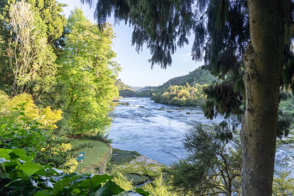 Lake Taupo mit Kindern Waikato River